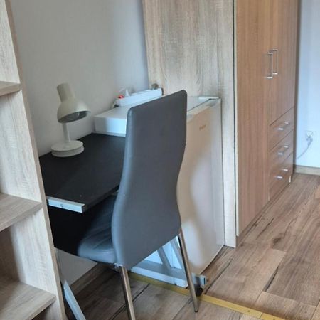 Hostel Tulip - Pokoj Nr 8 Ze Wspolna Lazienka I Kuchnia Szczecin Eksteriør bilde