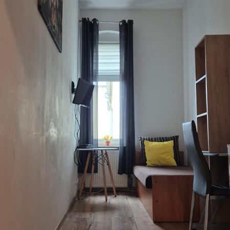 Hostel Tulip - Pokoj Nr 8 Ze Wspolna Lazienka I Kuchnia Szczecin Eksteriør bilde